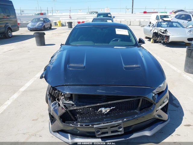 44664530 :رقم المزاد ، 1FA6P8CF0J5145196 vin ، 2018 Ford Mustang Gt مزاد بيع