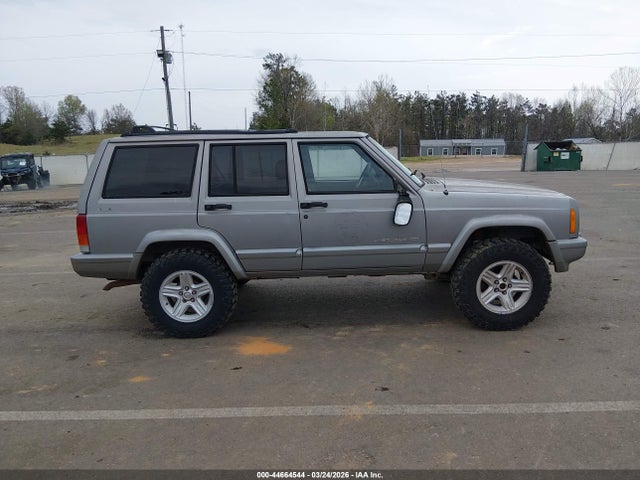 Aukcja sprzedaży 2001 Jeep Cherokee Limited, vin: 1J4FF68S01L526463, numer aukcji: 44664544