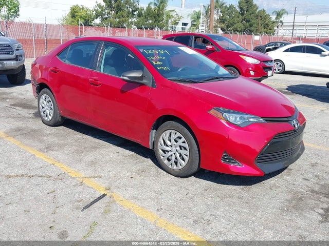 Toyota COROLLA LE 2018 5YFBURHE4JP831851 main image