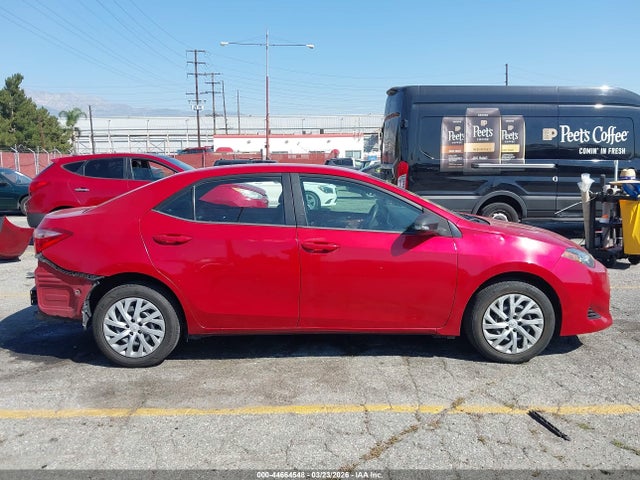 Toyota COROLLA LE 2018 5YFBURHE4JP831851 Image 14