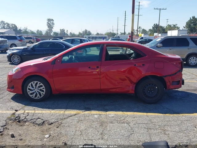Toyota COROLLA LE 2018 5YFBURHE4JP831851 Image 15