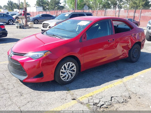 Toyota COROLLA LE 2018 5YFBURHE4JP831851 Image 2