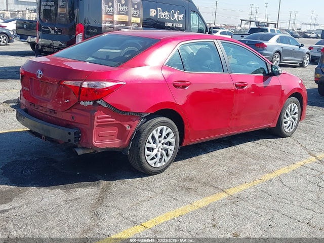 Toyota COROLLA LE 2018 5YFBURHE4JP831851 Image 4