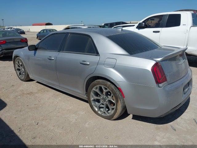 2018 CHRYSLER 300 2C3CCABG0JH269492 Photo 2