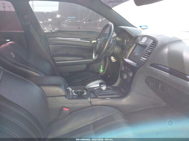 2018 CHRYSLER 300 2C3CCABG0JH269492 Photo 4