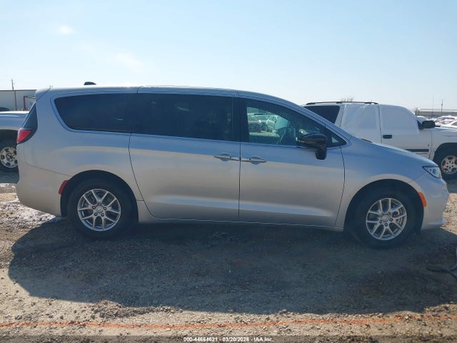 2026 Chrysler Pacifica Select მანქანა იყიდება აუქციონზე, vin: 2C4RC1BG9TR204675, აუქციონის ნომერი: 44664621
