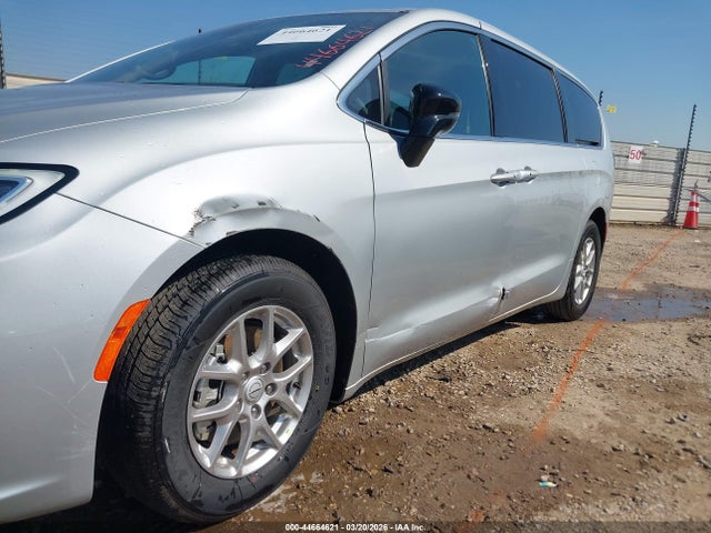 2026 Chrysler Pacifica Select მანქანა იყიდება აუქციონზე, vin: 2C4RC1BG9TR204675, აუქციონის ნომერი: 44664621