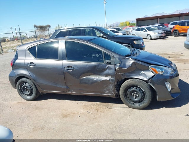 Toyota Prius C Two 2015 JTDKDTB30F1584022 Image 13