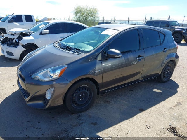 Toyota Prius C Two 2015 JTDKDTB30F1584022 Image 2