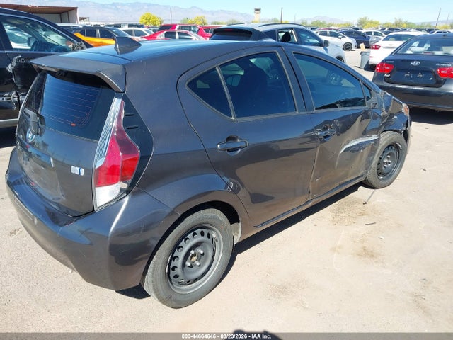 Toyota Prius C Two 2015 JTDKDTB30F1584022 Image 4
