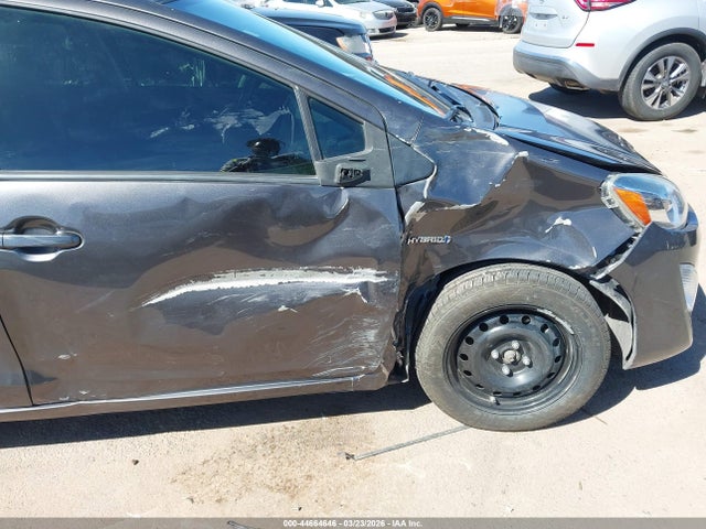 Toyota Prius C Two 2015 JTDKDTB30F1584022 Image 6