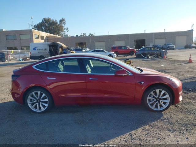 44664672 :رقم المزاد ، 5YJ3E1EA3KF536886 vin ، 2019 Tesla Model 3 مزاد بيع