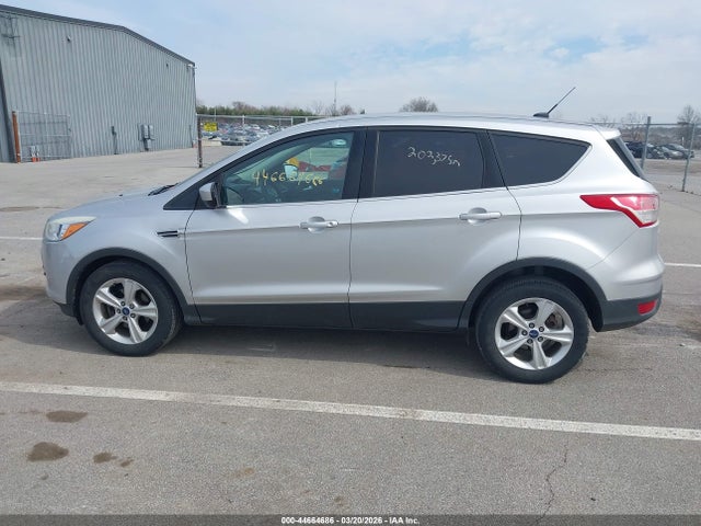 1FMCU0GX3EUD32871 Ford ESCAPE SE