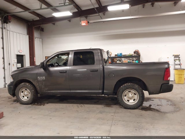 3C6RR7KG6LG205393 RAM 1500 Classic Tradesman 4x4 5&#039;7 Box