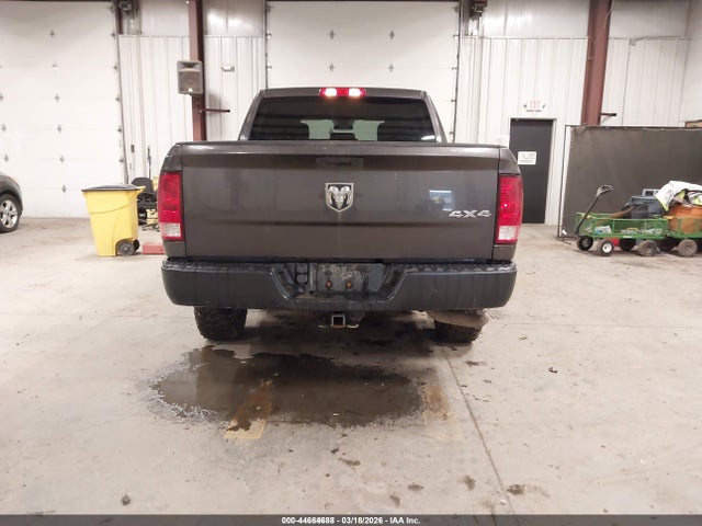 3C6RR7KG6LG205393 RAM 1500 Classic Tradesman 4x4 5&#039;7 Box