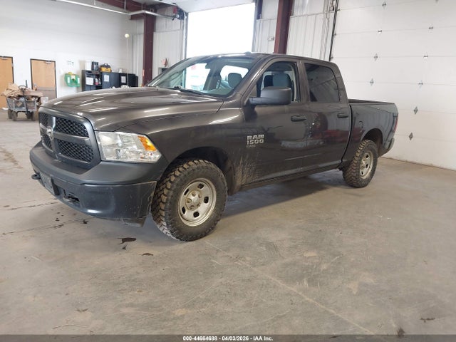 3C6RR7KG6LG205393 RAM 1500 Classic Tradesman 4x4 5&#039;7 Box