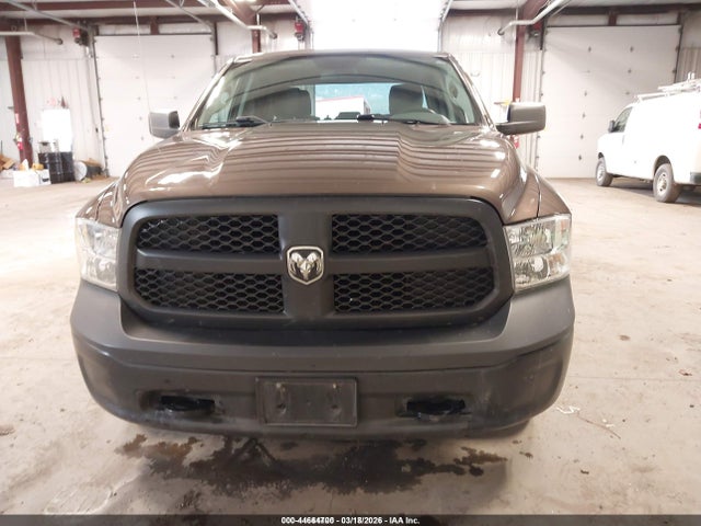 1C6RR7KG9JS313089 RAM 1500 Tradesman 4x4 5&#039;7 Box