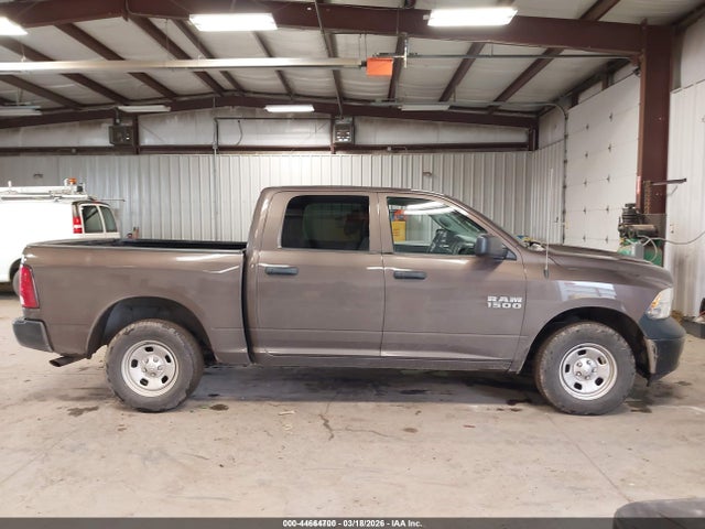 1C6RR7KG9JS313089 RAM 1500 Tradesman 4x4 5&#039;7 Box