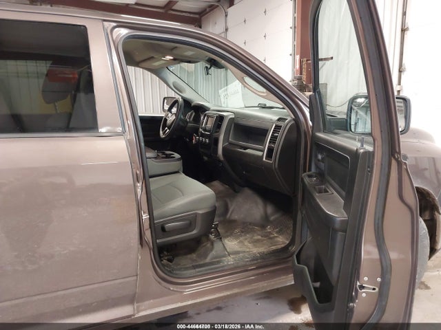 1C6RR7KG9JS313089 RAM 1500 Tradesman 4x4 5&#039;7 Box