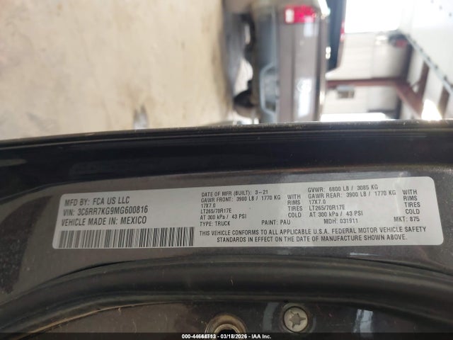 3C6RR7KG9MG600816 RAM 1500 Classic Tradesman 4x4 5&#039;7 Box