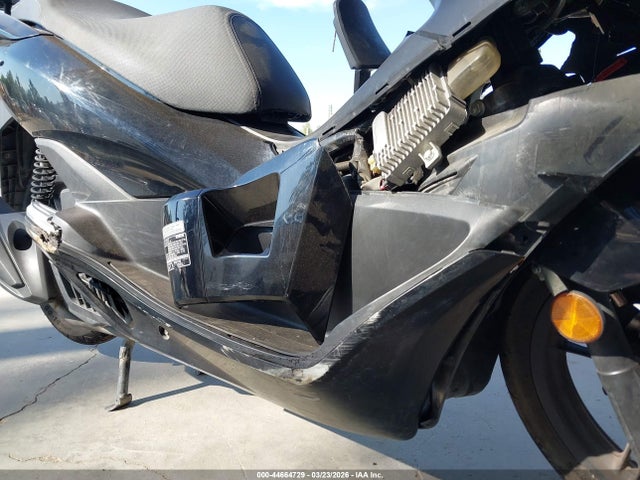 Продаж на аукціоні авто 2015 Honda Pcx 150, vin: RLHKF180XFY001314, номер лоту: 44664729