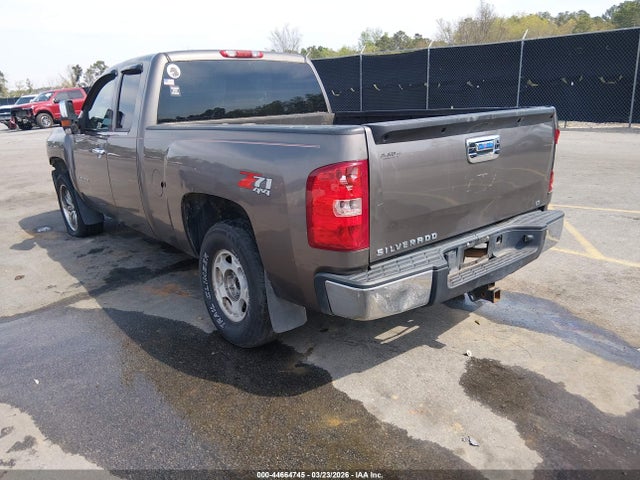 2011 CHEVROLET SILVERADO 1500 1GCRKSE3XBZ311529 Photo 2