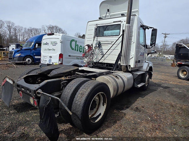 Auction sale of the 2016 Volvo Vn Vnl, vin: 4V4N19EG2GN947250, lot number: 44664775