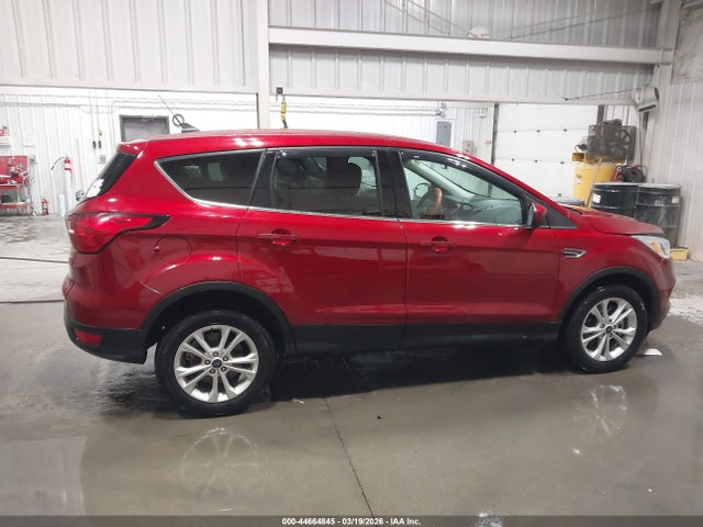 1FMCU9GD6KUA55512 Ford ESCAPE SE