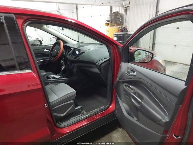 1FMCU9GD6KUA55512 Ford ESCAPE SE