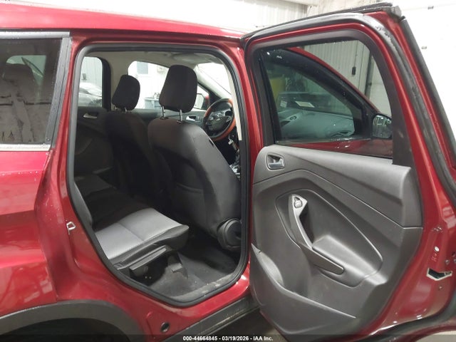 1FMCU9GD6KUA55512 Ford ESCAPE SE