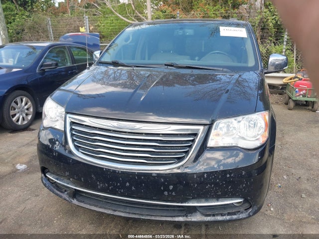 2016 Chrysler Town & Country Touring-l Anniversary Edition მანქანა იყიდება აუქციონზე, vin: 2C4RC1CGXGR105173, აუქციონის ნომერი: 44664856