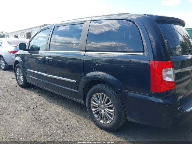 2016 Chrysler Town & Country Touring-l Anniversary Edition მანქანა იყიდება აუქციონზე, vin: 2C4RC1CGXGR105173, აუქციონის ნომერი: 44664856