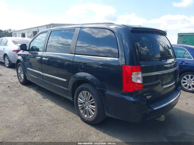 2016 Chrysler Town & Country Touring-l Anniversary Edition მანქანა იყიდება აუქციონზე, vin: 2C4RC1CGXGR105173, აუქციონის ნომერი: 44664856