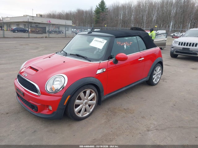 2013 MINI CONVERTIBLE WMWZP3C5XDT705174 Photo 1