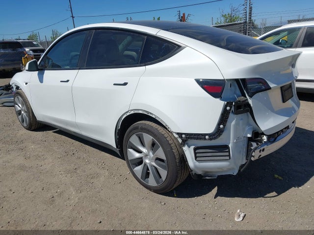2023 TESLA MODEL Y 7SAYGDEE6PF634048 Photo 2
