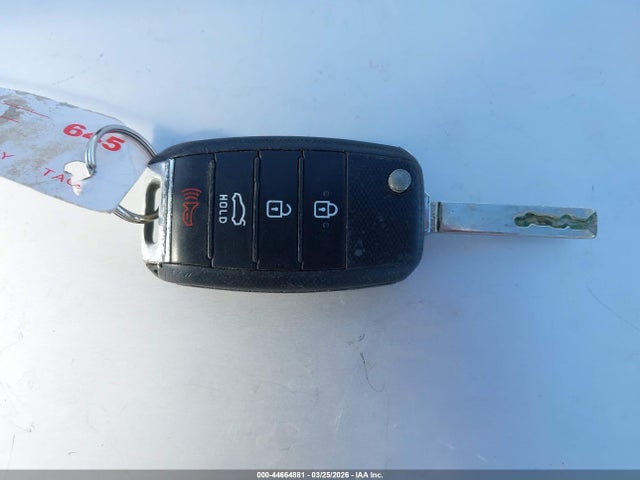KIA Optima Lx 2016 KNAGT4L31G5084875 Image 11