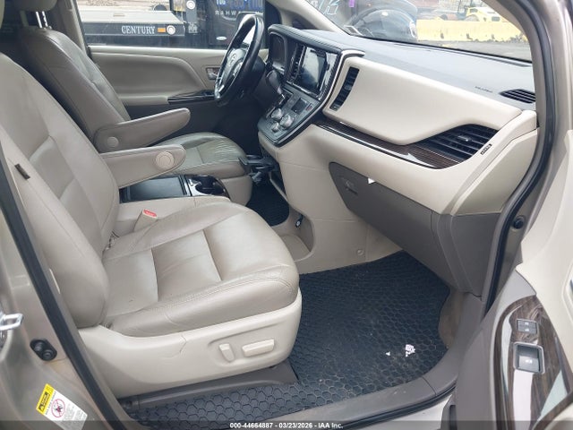 Продажа на аукционе авто 2017 Toyota Sienna Xle 8 Passenger, vin: 5TDYZ3DC7HS891413, номер лота: 44664887