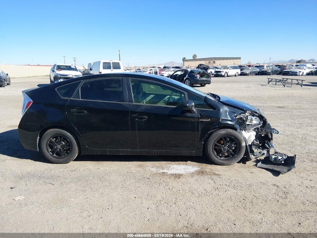 Toyota Prius Three 2014 JTDKN3DU6E0358073 Image 13