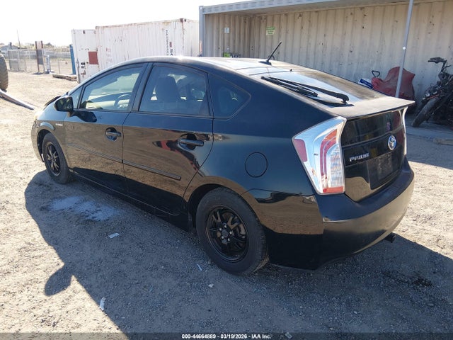 Toyota Prius Three 2014 JTDKN3DU6E0358073 Image 3