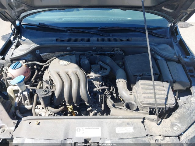 3VW2K7AJ5FM279693 Volkswagen Jetta 2.0l S