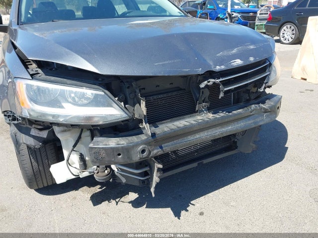 3VW2K7AJ5FM279693 Volkswagen Jetta 2.0l S