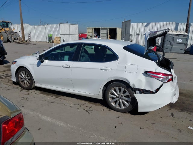 4T1B11HK3JU583848 Toyota CAMRY LE