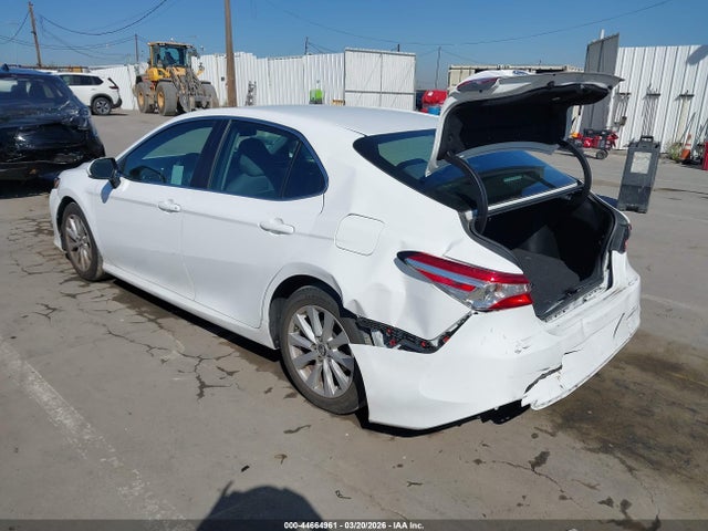 4T1B11HK3JU583848 Toyota CAMRY LE