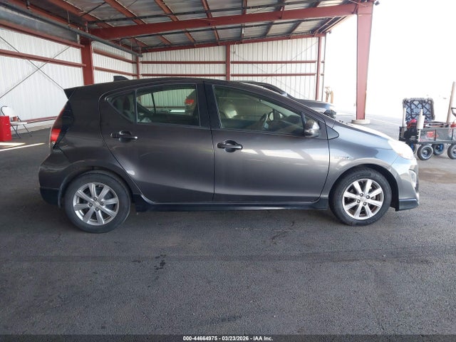 JTDKDTB35H1591423 Toyota Prius C Two