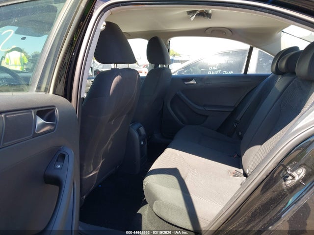 Продажа на аукционе авто 2013 Volkswagen Jetta 2.0l S, vin: 3VW2K7AJ9DM305774, номер лота: 44664992