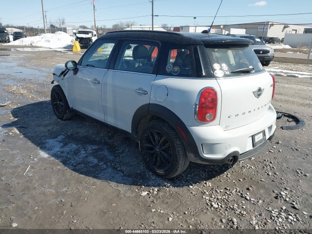 2015 MINI COUNTRYMAN WMWZC3C55FWT06699 Photo 2