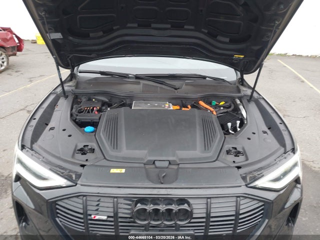 Продажа на аукционе авто 2022 Audi E-tron Chronos Quattro, vin: WA1VABGEXNB015255, номер лота: 44665104