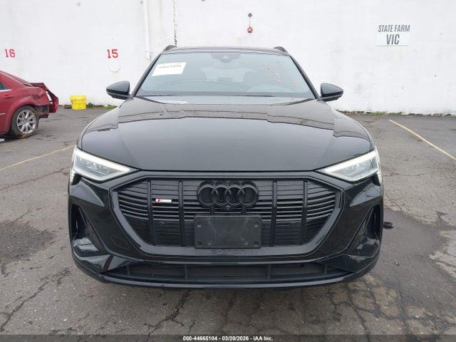 Продажа на аукционе авто 2022 Audi E-tron Chronos Quattro, vin: WA1VABGEXNB015255, номер лота: 44665104