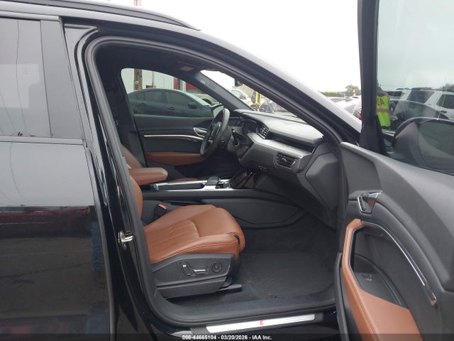 Продажа на аукционе авто 2022 Audi E-tron Chronos Quattro, vin: WA1VABGEXNB015255, номер лота: 44665104
