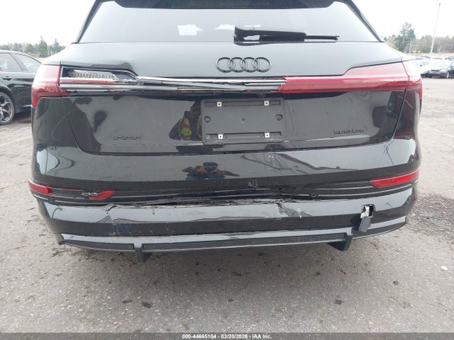 Продажа на аукционе авто 2022 Audi E-tron Chronos Quattro, vin: WA1VABGEXNB015255, номер лота: 44665104